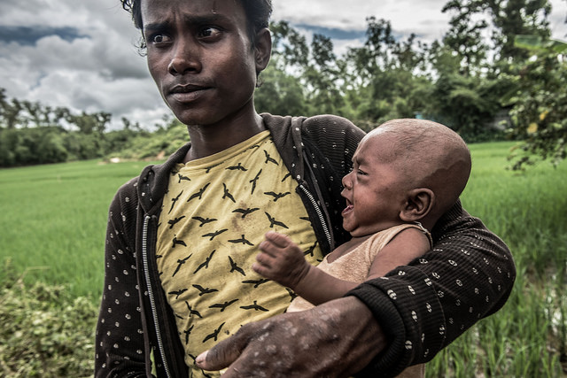 Refugee father and child in Bangladesh