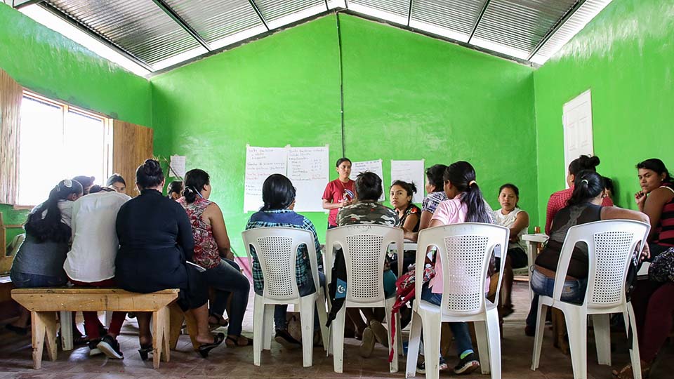beekeeping class in Nicaragua