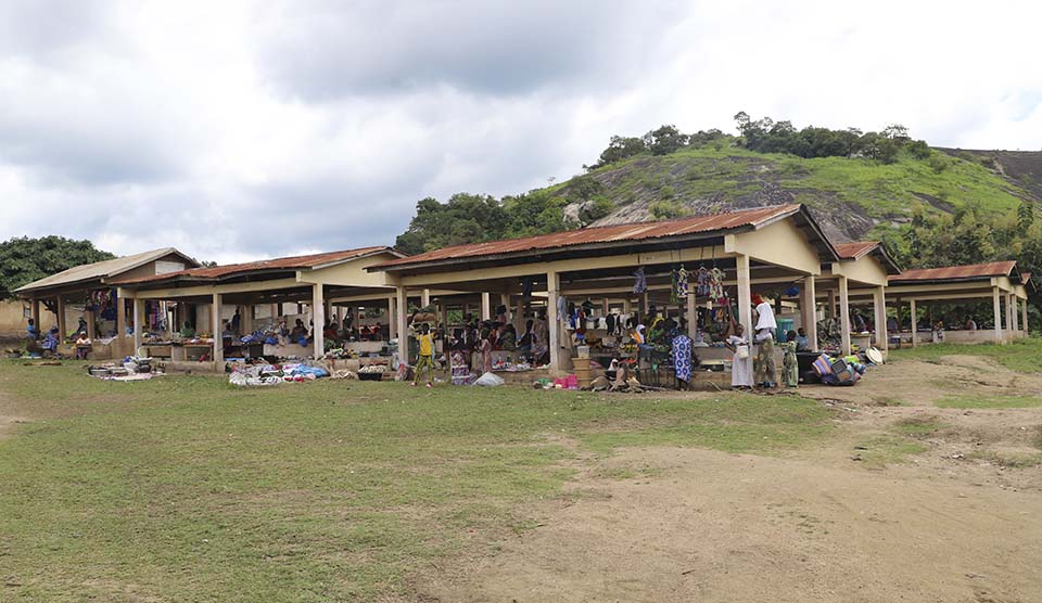 Benin village market
