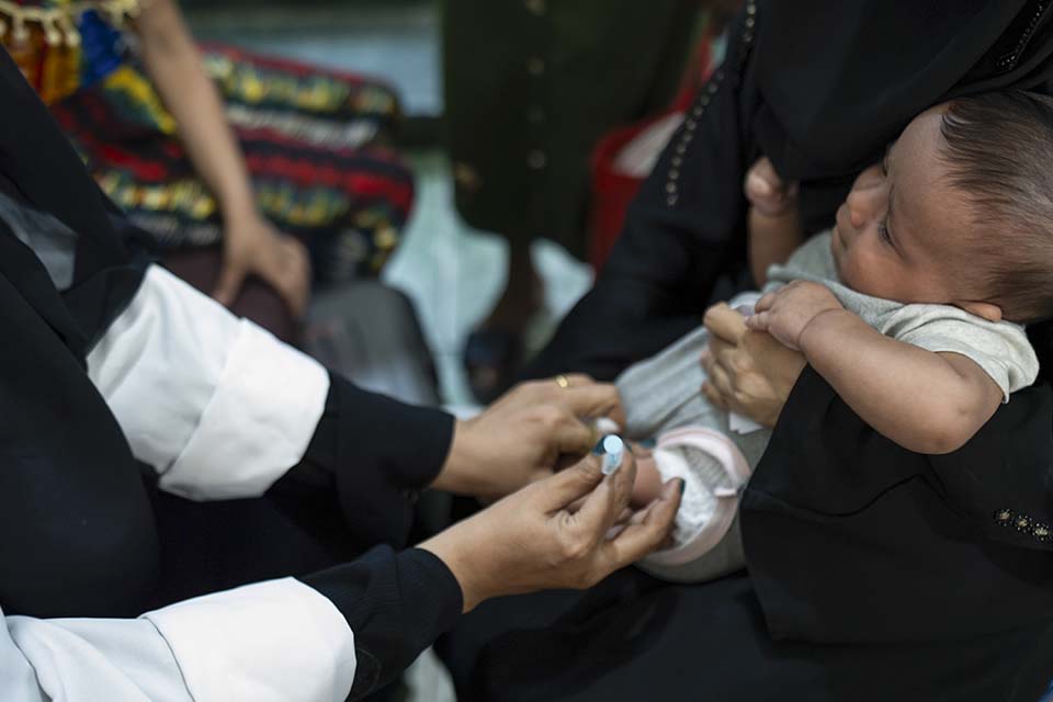 child receives health care in Yemen