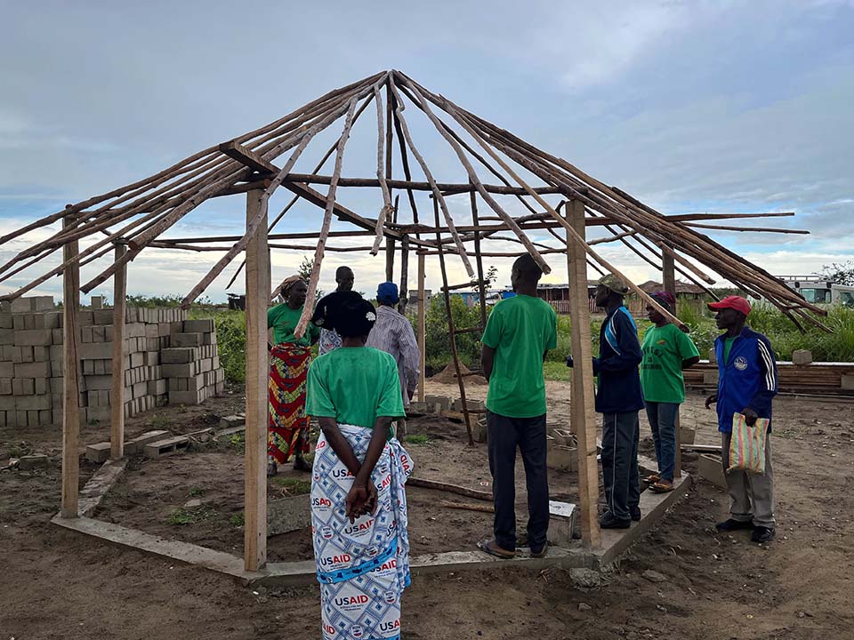 group building gazebo in Republic of Congo