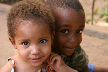 Families displaced by the instability in Mali need your help. Photo by Helen Blakesley/CRS