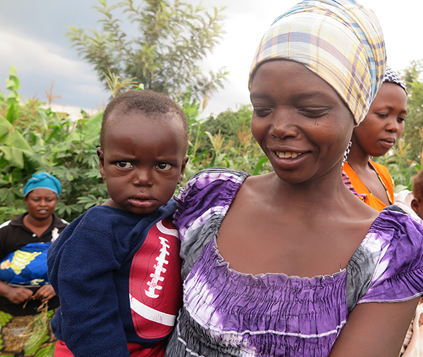 Mother and child in CRS nutrition project in Rwanda