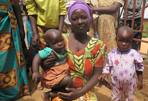 Mother and child participate in CRS nutrition project in Rwanda