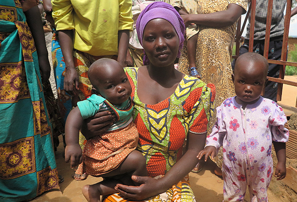 Mother and child participate in CRS nutrition project in Rwanda