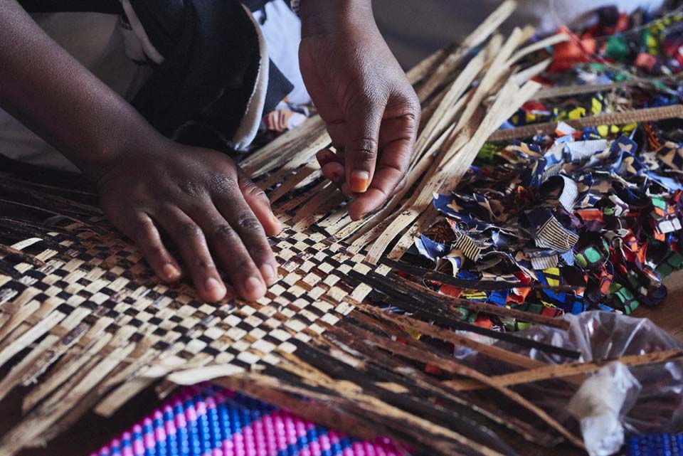 Rwanda weaver