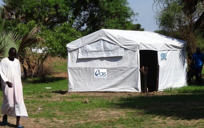 CRS has helped people displaced by fighting in Kalthok and Yolakot, South Sudan, construct 2,500 temporary shelters. Photo by Abdelhamid Kalai/CRS