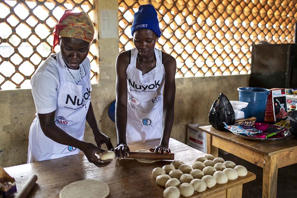 Uganda baking class