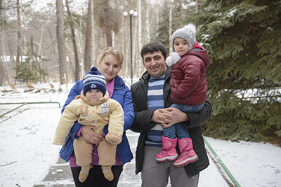 displaced Ukraine family