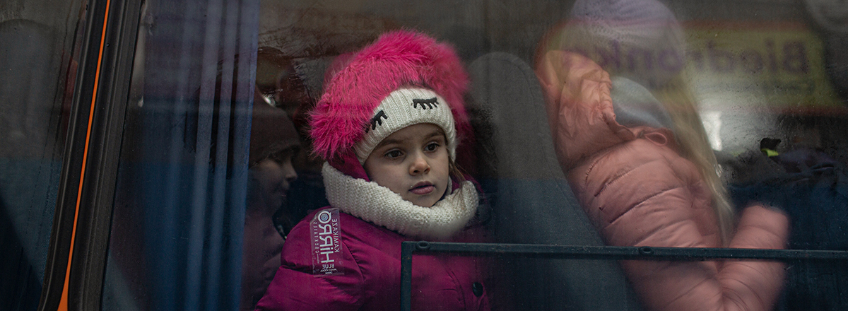 Ukrainian refugees leave their war-torn country