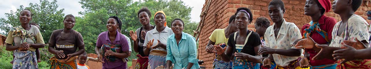 Malawi women dancing