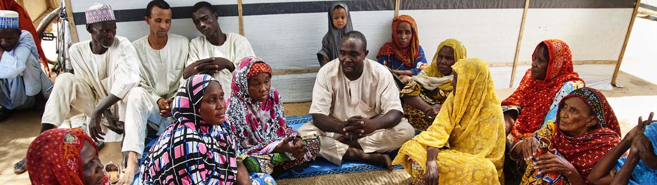 meeting_in_nigerian_displaced_persons_camp
