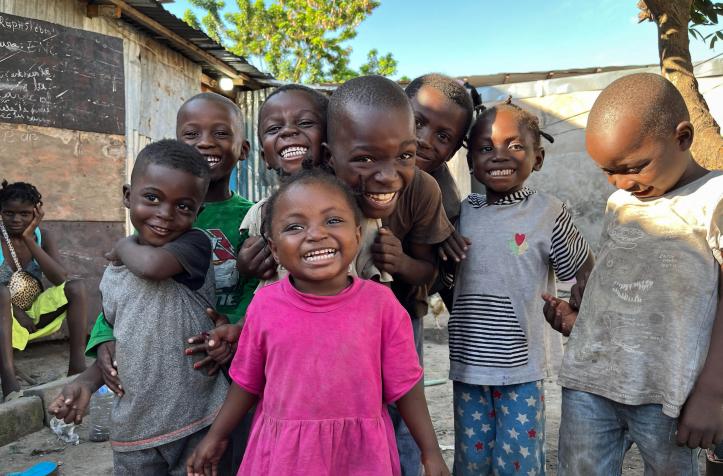 A group of kids smiling